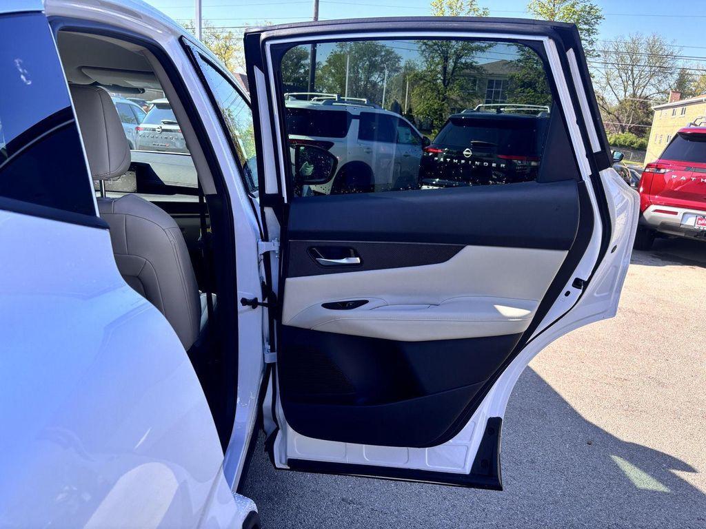 new 2025 Nissan Murano car, priced at $41,013