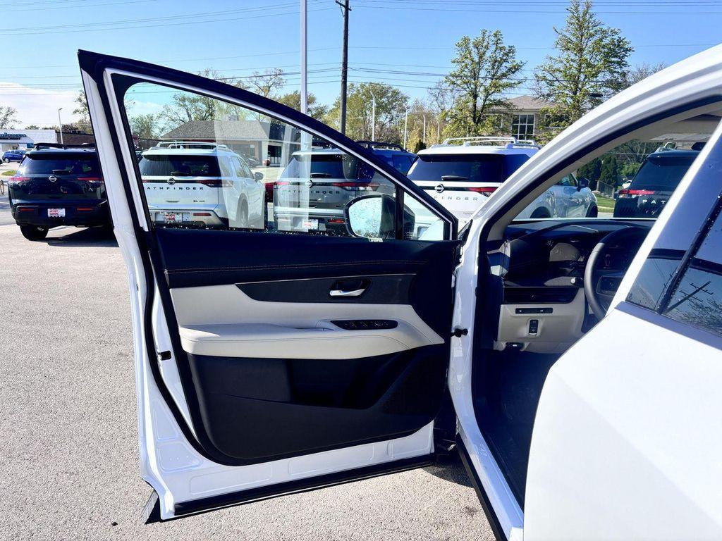 new 2025 Nissan Murano car, priced at $41,013