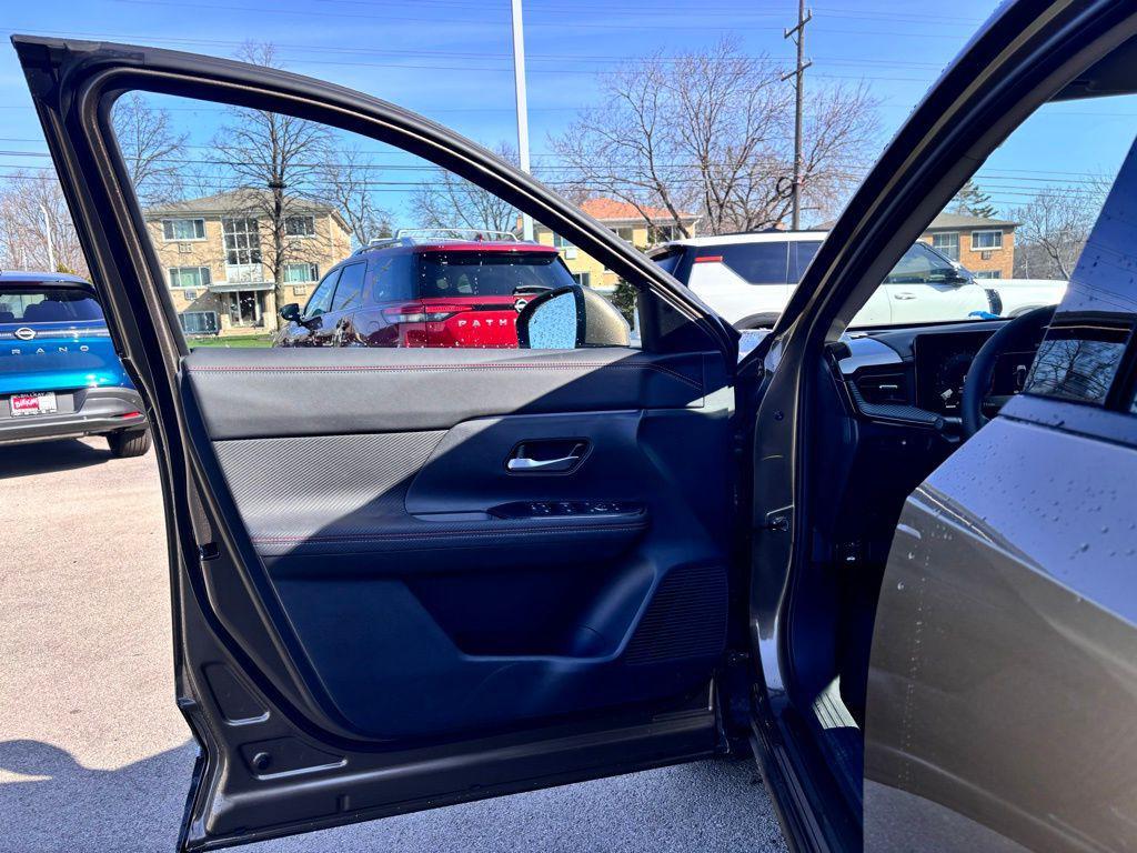 new 2025 Nissan Kicks car, priced at $27,784