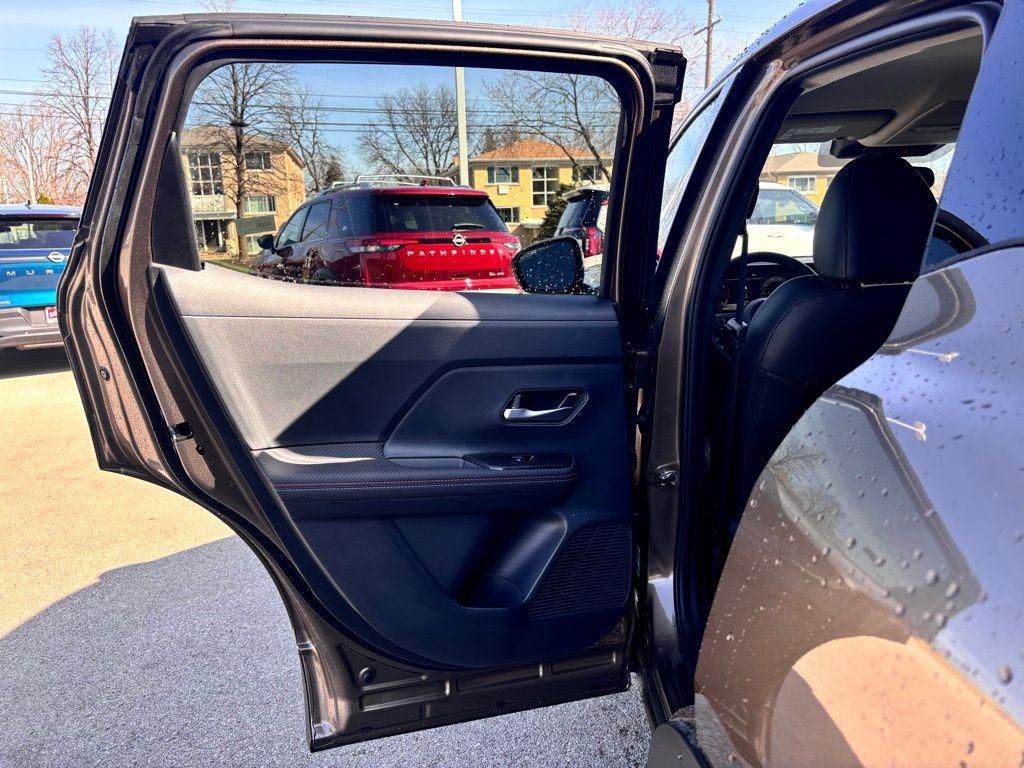 new 2025 Nissan Kicks car, priced at $27,784