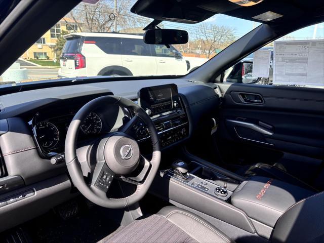 new 2025 Nissan Pathfinder car, priced at $44,925