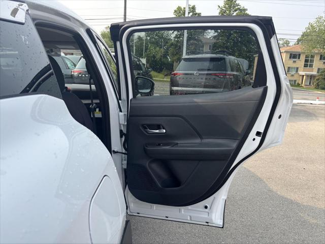 new 2025 Nissan Kicks car, priced at $26,184