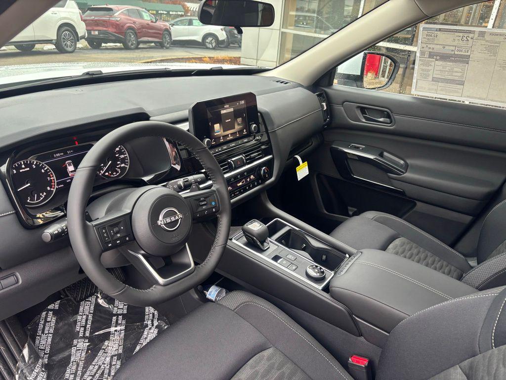 new 2025 Nissan Pathfinder car, priced at $36,785