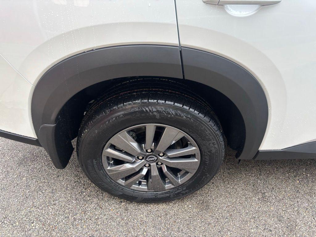 new 2025 Nissan Pathfinder car, priced at $36,785