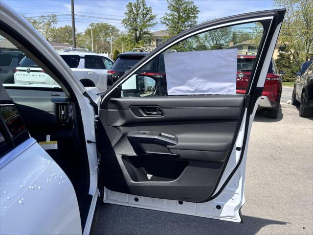 new 2025 Nissan Pathfinder car, priced at $40,550