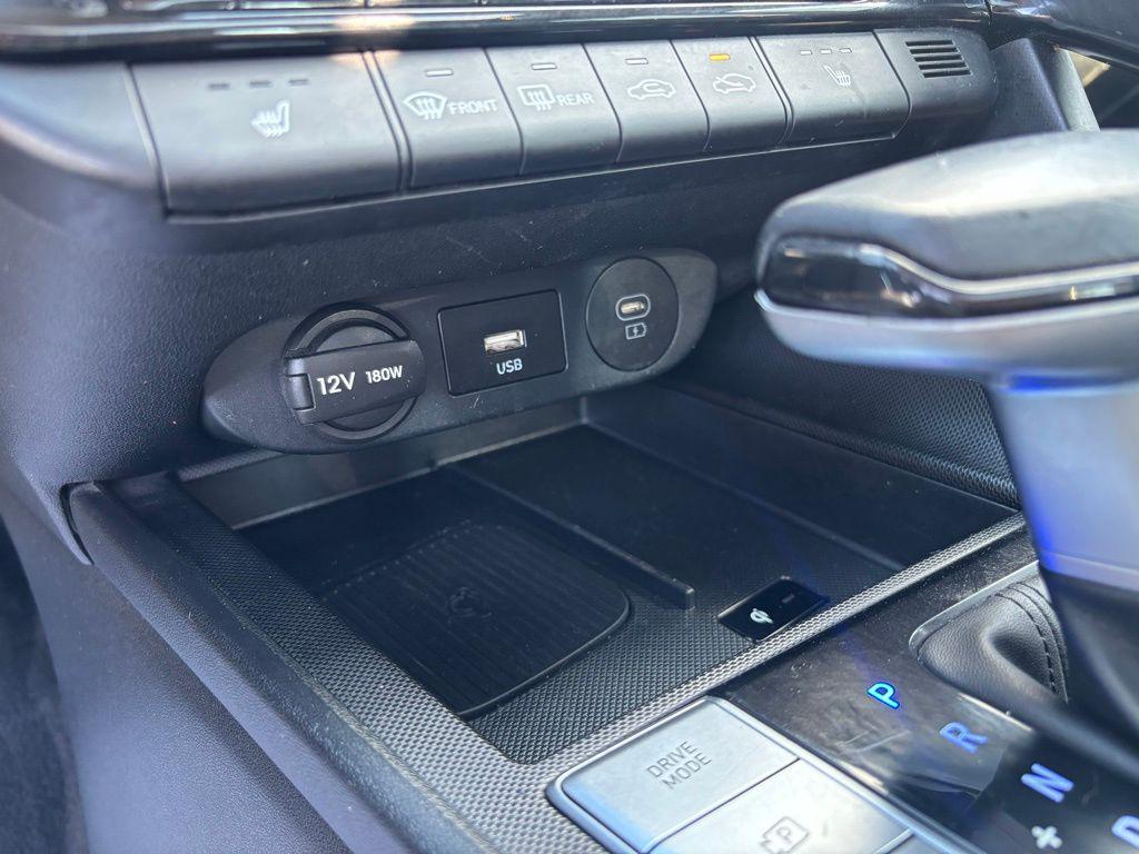 used 2025 Hyundai Elantra car
