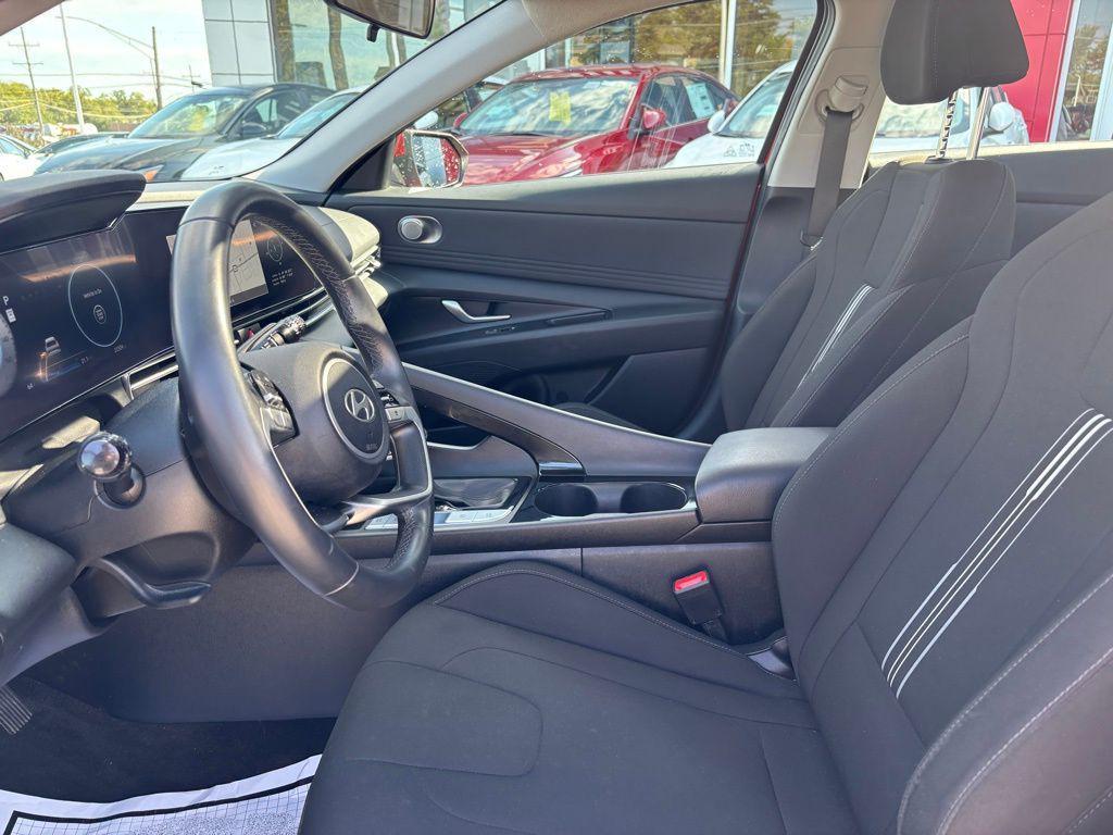 used 2025 Hyundai Elantra car