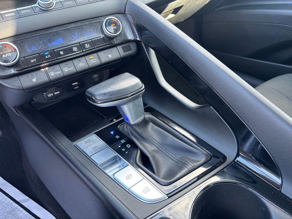 used 2025 Hyundai Elantra car