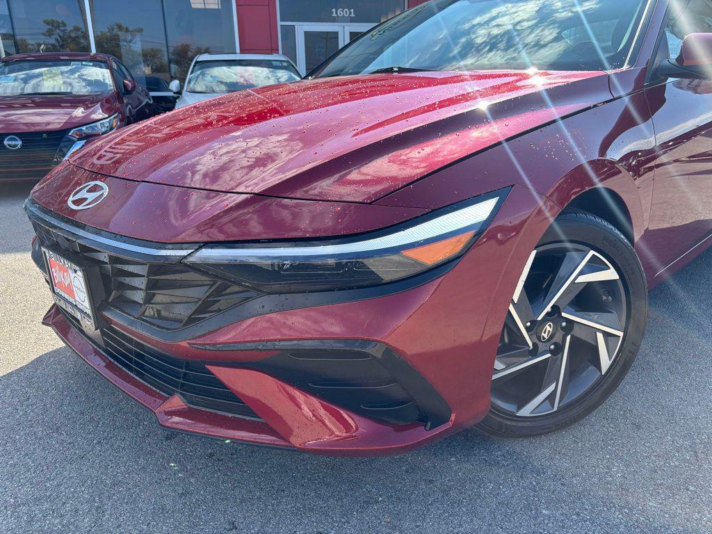 used 2025 Hyundai Elantra car