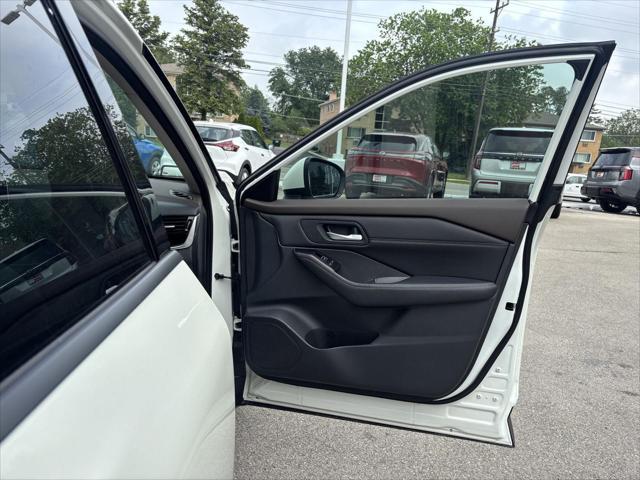 used 2022 Nissan Rogue car, priced at $27,818