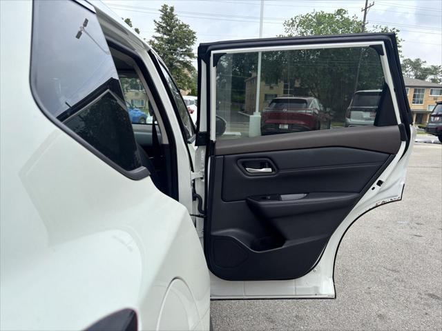 used 2022 Nissan Rogue car, priced at $27,818