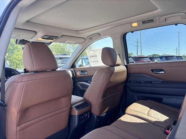 new 2025 Nissan Pathfinder car, priced at $50,935