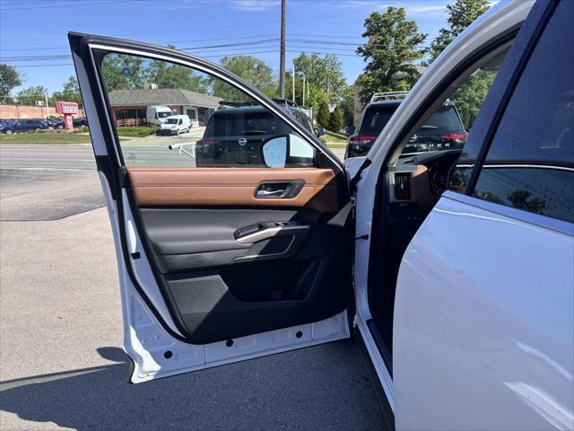 new 2025 Nissan Pathfinder car, priced at $50,935