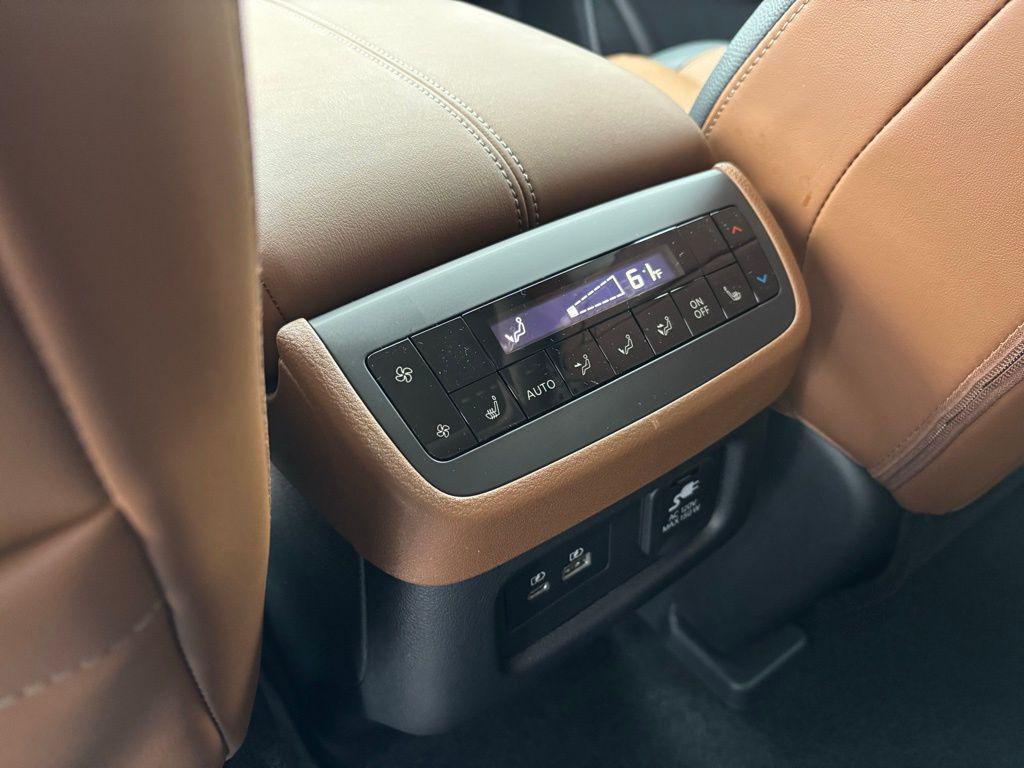 new 2025 Nissan Pathfinder car, priced at $44,422