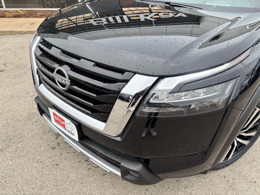 new 2025 Nissan Pathfinder car, priced at $44,422