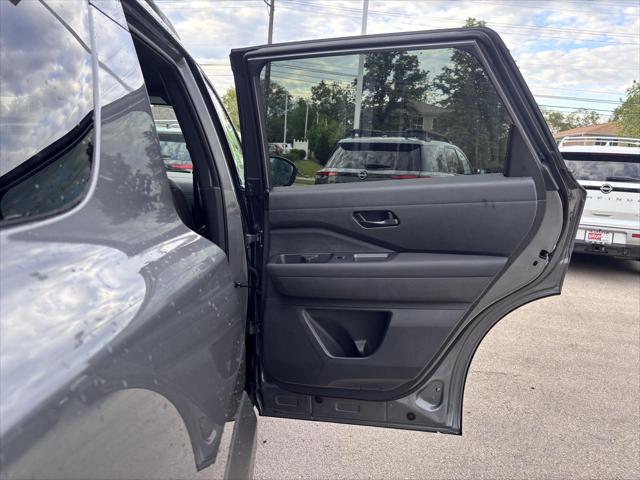 new 2025 Nissan Pathfinder car, priced at $46,505