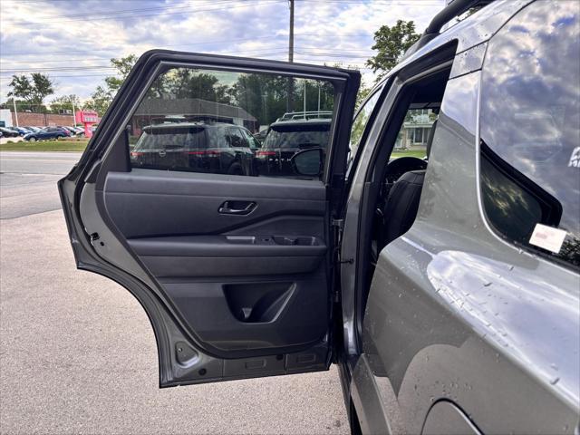 new 2025 Nissan Pathfinder car, priced at $46,505