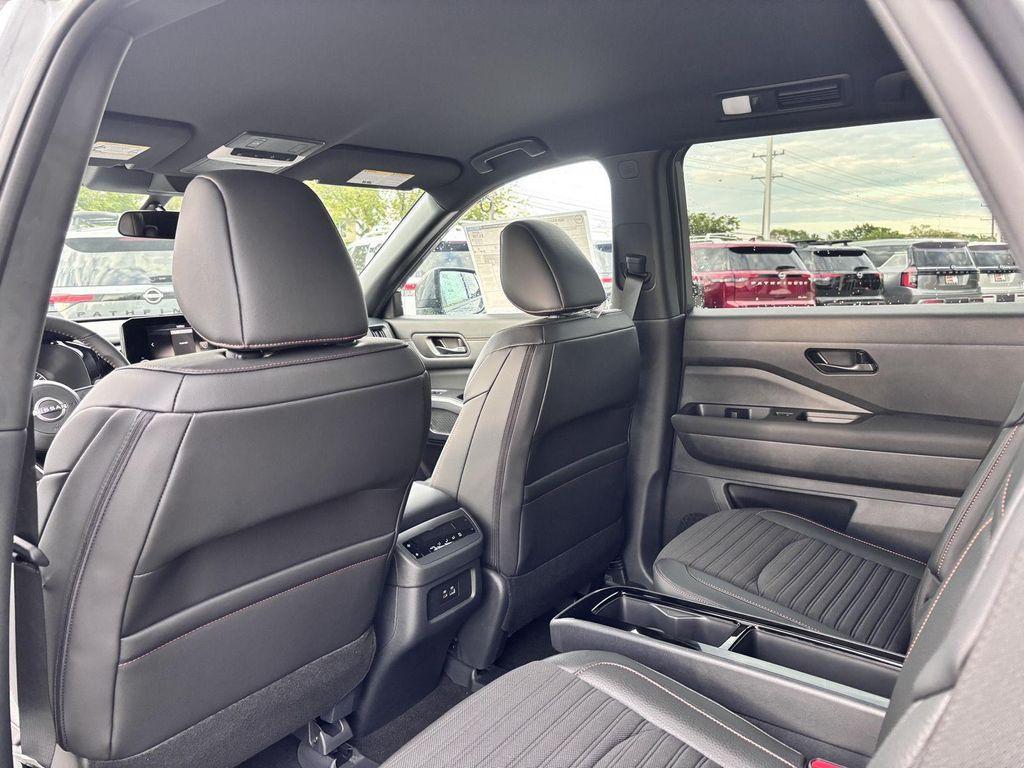 new 2025 Nissan Pathfinder car, priced at $39,688