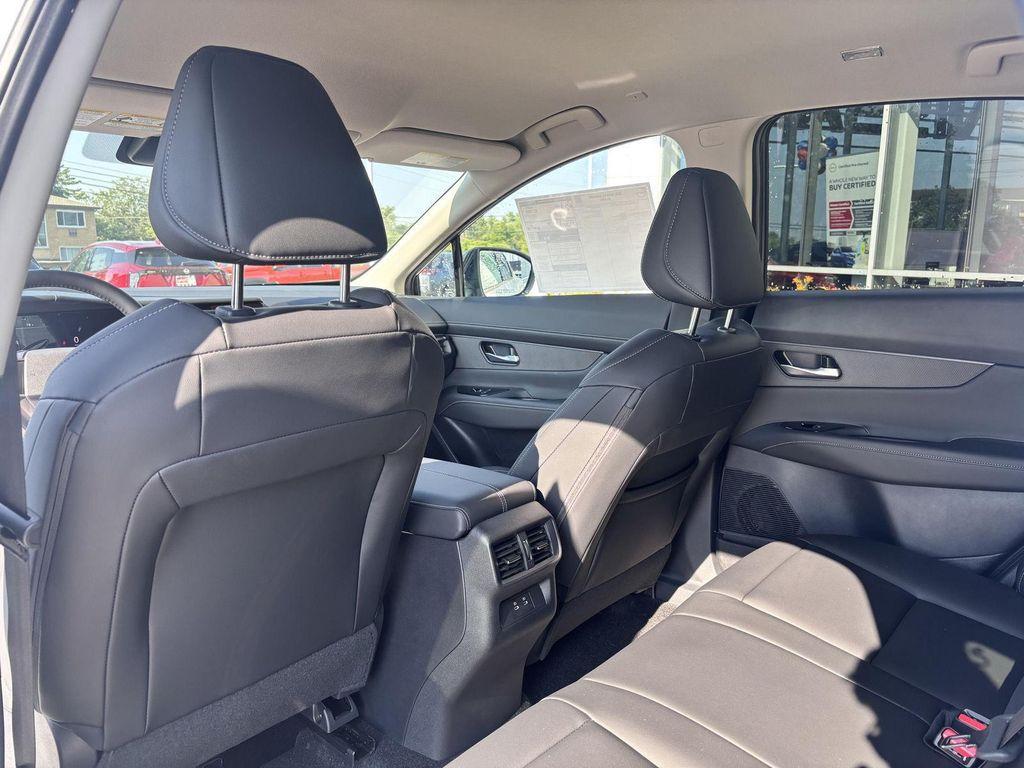 new 2025 Nissan Murano car, priced at $41,022
