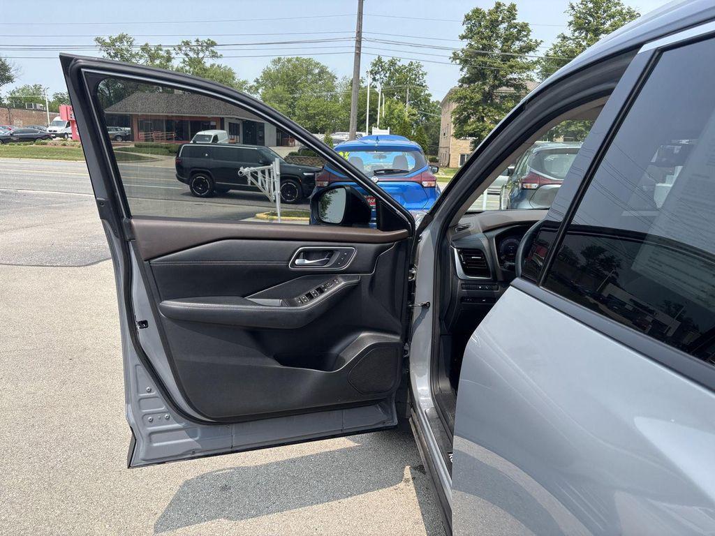 used 2021 Nissan Rogue car, priced at $24,787