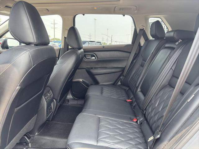 used 2021 Nissan Rogue car, priced at $27,099