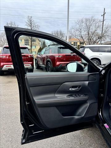new 2025 Nissan Kicks car, priced at $30,405