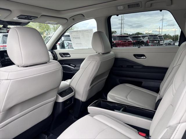 new 2025 Nissan Pathfinder car, priced at $49,925