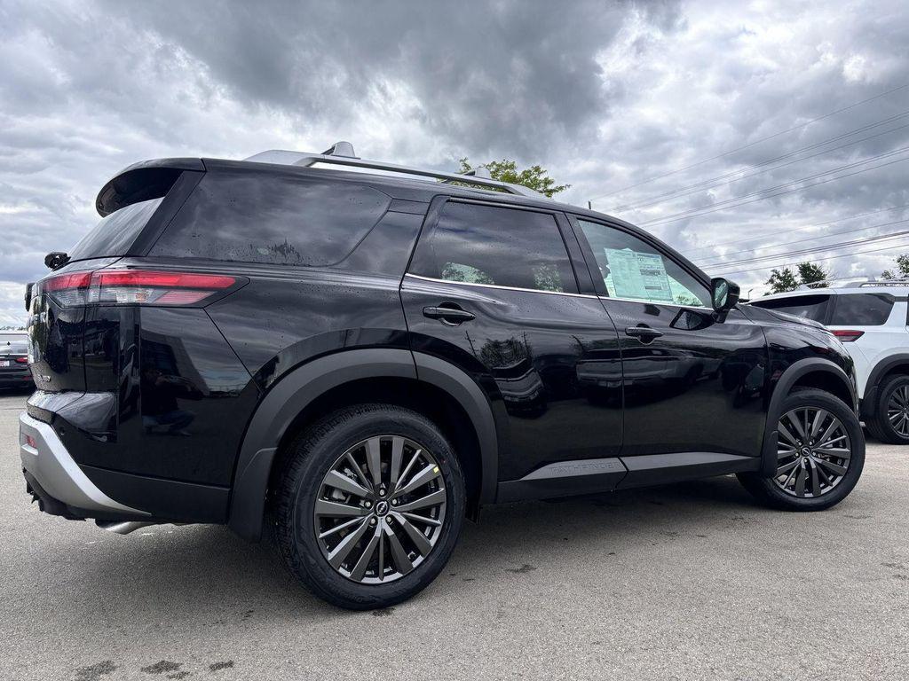 new 2025 Nissan Pathfinder car, priced at $45,721