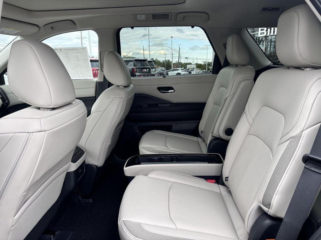 new 2025 Nissan Pathfinder car, priced at $45,721