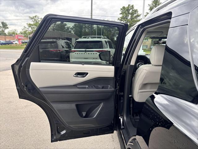 new 2025 Nissan Pathfinder car, priced at $49,925