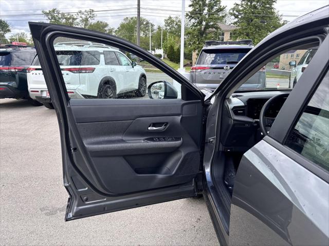 new 2025 Nissan Kicks car, priced at $28,356