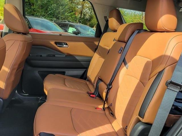 new 2025 Nissan Pathfinder car, priced at $53,605