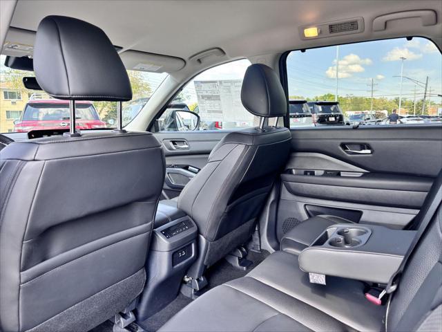 new 2025 Nissan Pathfinder car, priced at $41,268