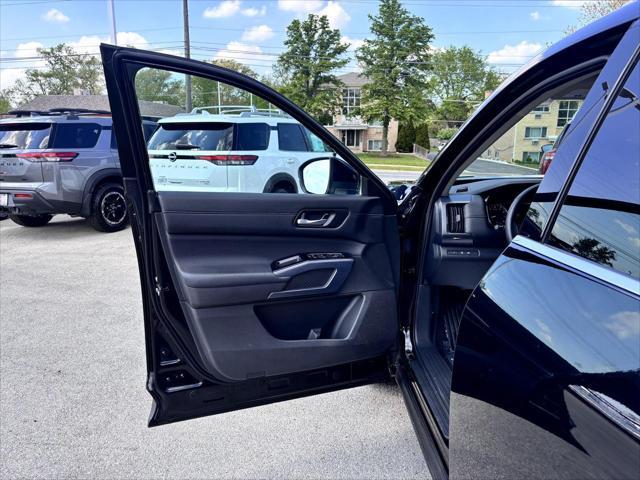 new 2025 Nissan Pathfinder car, priced at $41,268