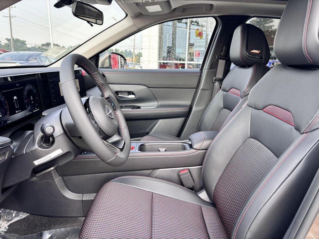 new 2025 Nissan Kicks car, priced at $29,668