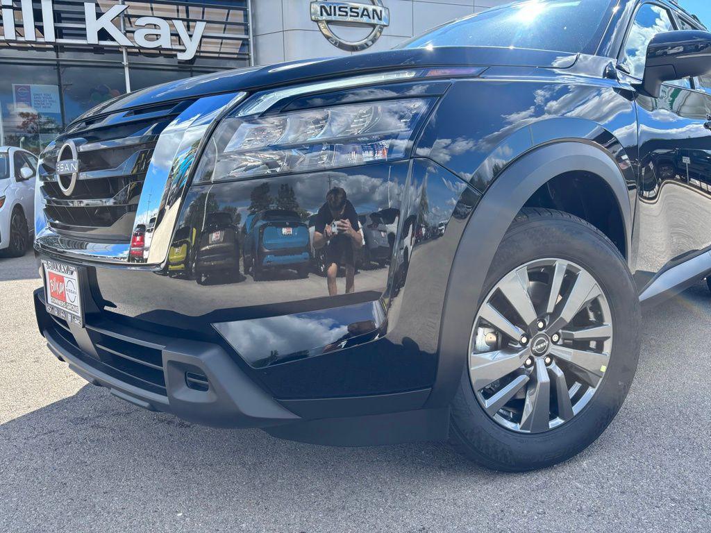 new 2025 Nissan Pathfinder car, priced at $35,451