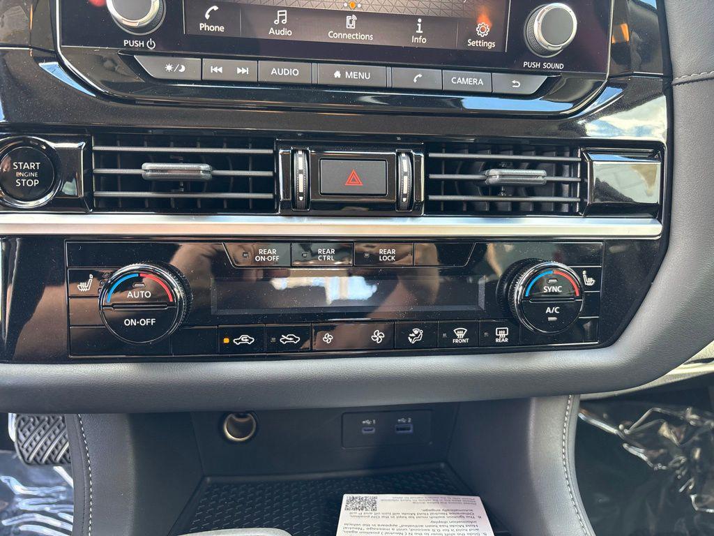 new 2025 Nissan Pathfinder car, priced at $35,451