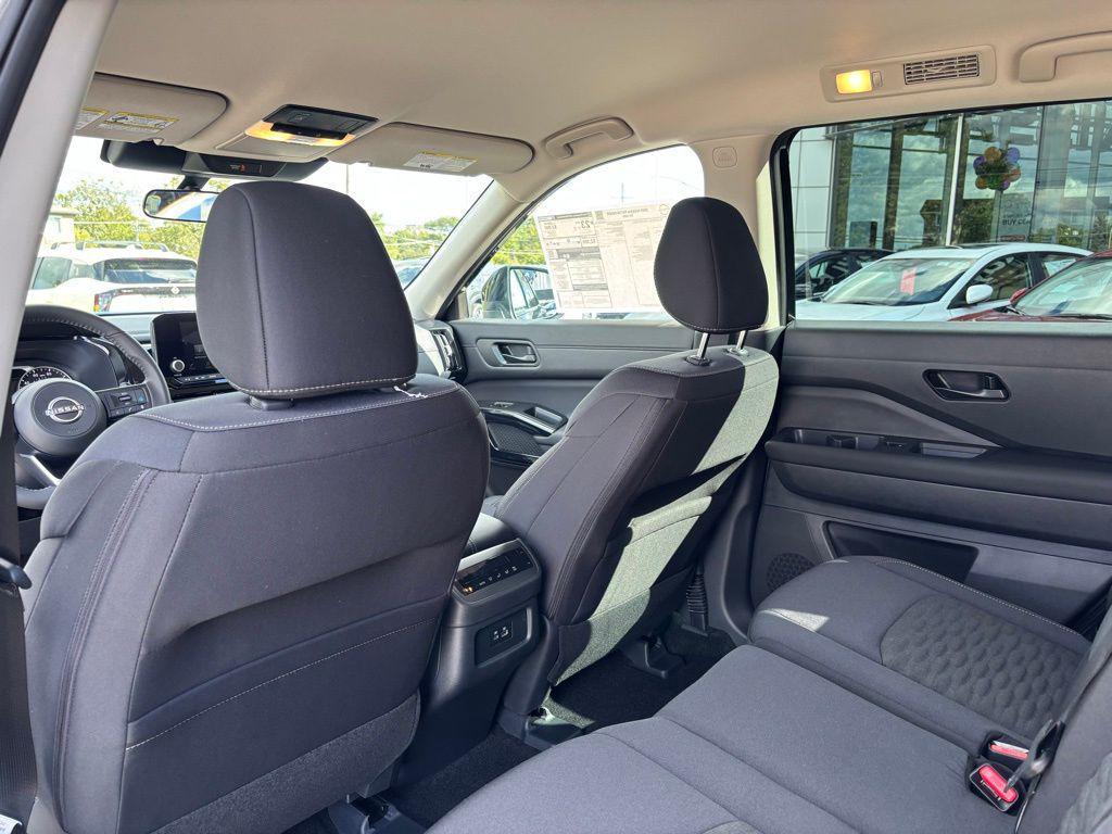 new 2025 Nissan Pathfinder car, priced at $35,451