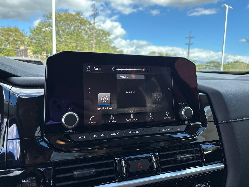 new 2025 Nissan Pathfinder car, priced at $35,451