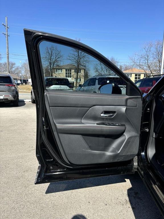 new 2025 Nissan Kicks car, priced at $28,669