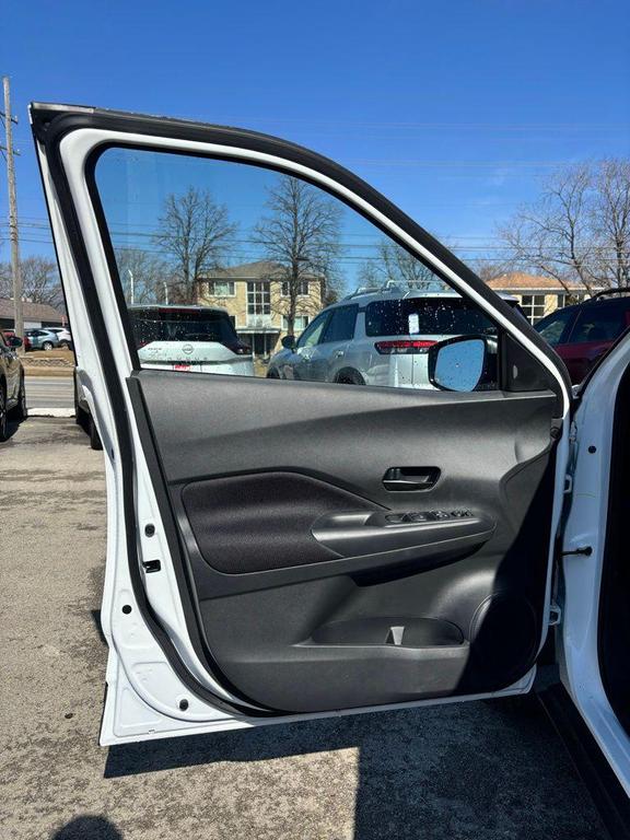 new 2025 Nissan Kicks car, priced at $22,086