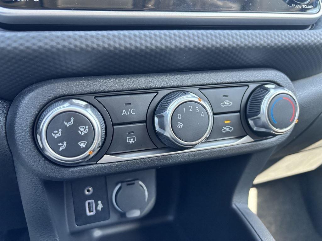 new 2025 Nissan Kicks car, priced at $22,086