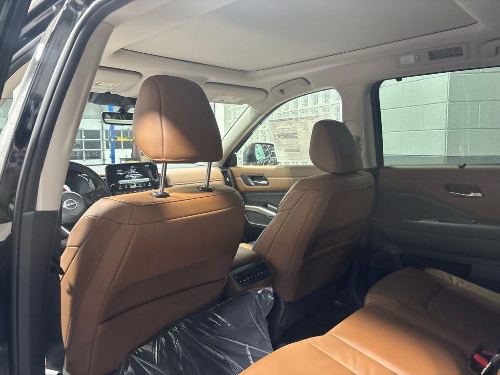 new 2025 Nissan Pathfinder car, priced at $44,010