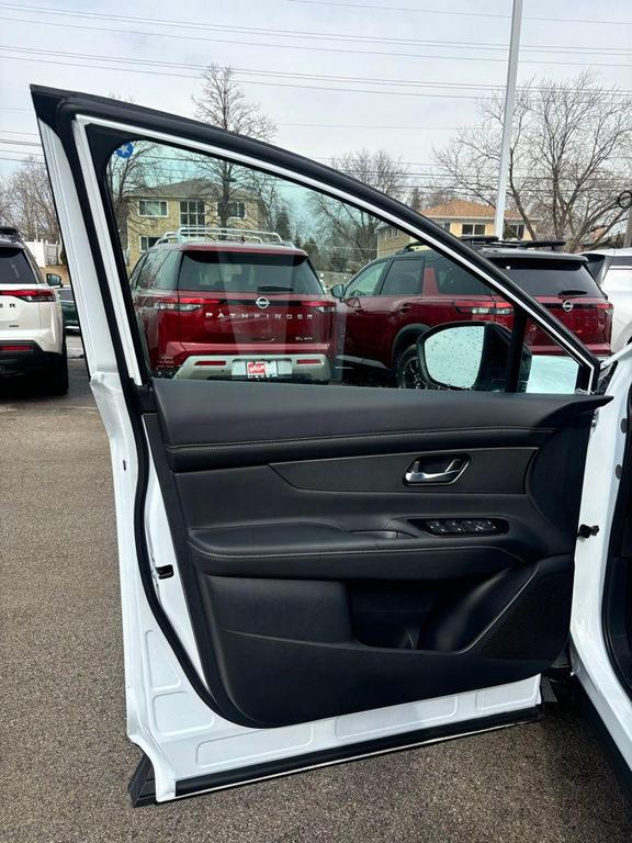 new 2025 Nissan Murano car, priced at $40,851
