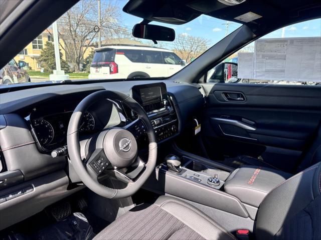 new 2025 Nissan Pathfinder car, priced at $44,925