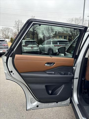 new 2025 Nissan Pathfinder car, priced at $54,605