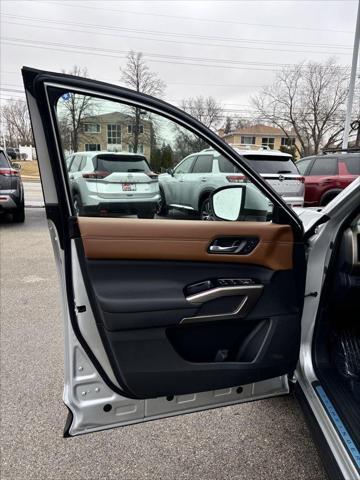 new 2025 Nissan Pathfinder car, priced at $54,605