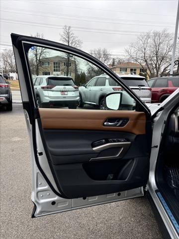 new 2025 Nissan Pathfinder car, priced at $53,105