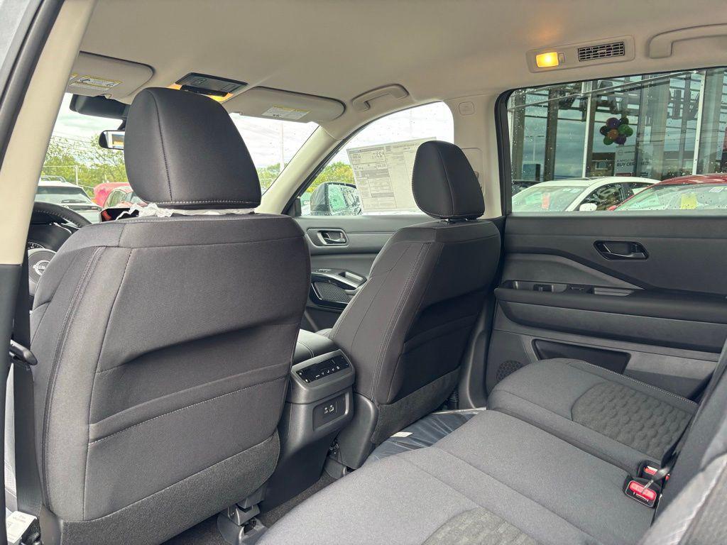 new 2025 Nissan Pathfinder car, priced at $35,372