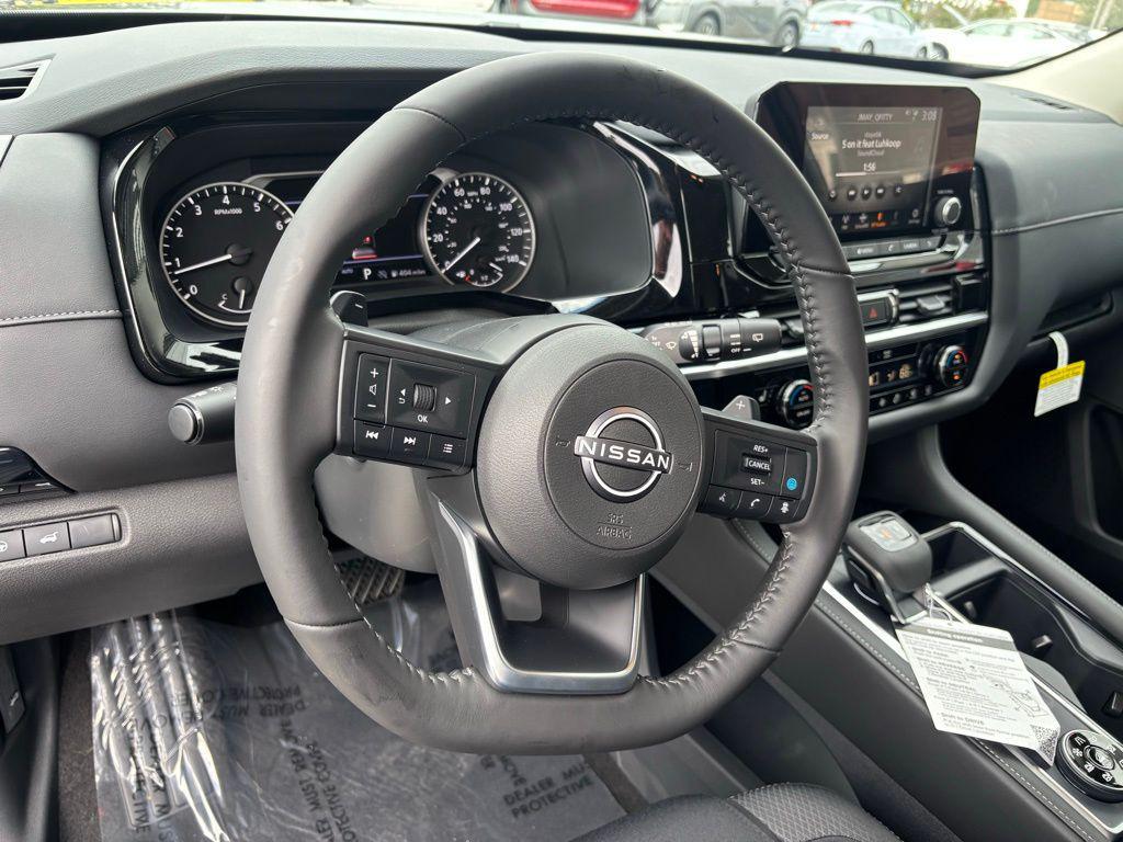 new 2025 Nissan Pathfinder car, priced at $35,372